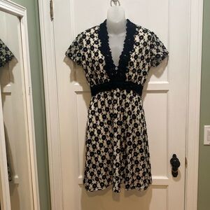 Anthropologie v neck embroidered dress by fine garments by Bell size 4